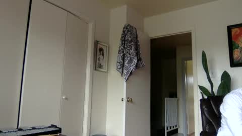 Dr. Love online show from 02-20-25, 05:51