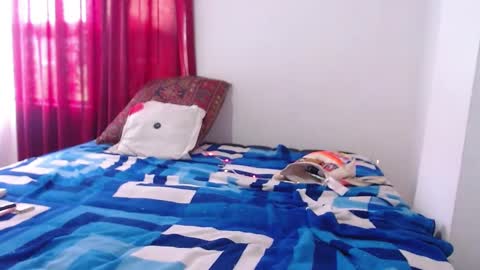 Angeline  Follow  online show from 12-07-24, 07:43