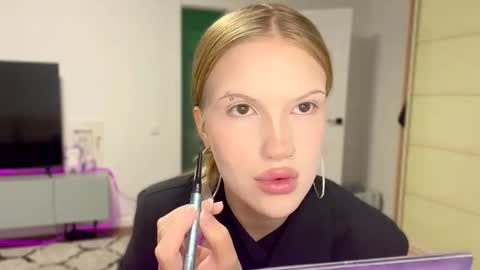 Snapshot of tanyaquartaro chatting on 02-27-26, 05:13 Alisa online show from 02-27-26, 05:13