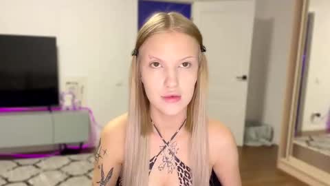 Snapshot of tanyaquartaro chatting on 02-28-26, 04:41 Alisa online show from 02-28-26, 04:41