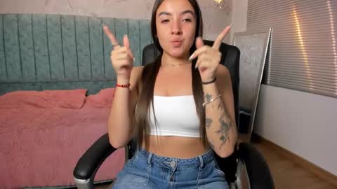 Snapshot of tara_parker chatting on 02-05-26, 12:21 Tara online show from 02-05-26, 12:21