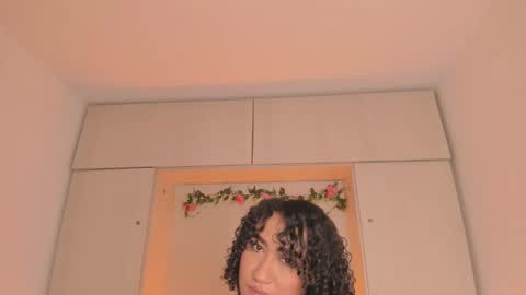 Snapshot of tarawiilson_ chatting on 10-10-25, 04:22 T A R A online show from 10-10-25, 04:22