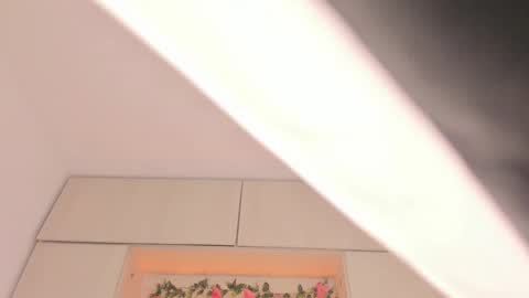 Snapshot of tarawiilson_ chatting on 10-19-25, 04:40 T A R A online show from 10-19-25, 04:40