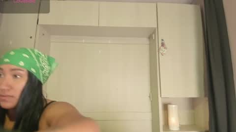 Snapshot of tarawiilson_ chatting on 07-10-26, 08:33 T A R A online show from 07-10-26, 08:33