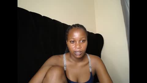 Snapshot of tasha_kimmy chatting on 01-06-26, 12:14 Ireen online show from 01-06-26, 12:14