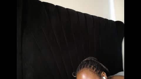 Snapshot of tasha_kimmy chatting on 01-12-26, 05:45 Ireen online show from 01-12-26, 05:45