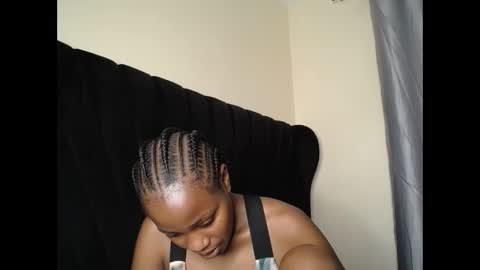 Snapshot of tasha_kimmy chatting on 01-17-26, 06:33 Ireen online show from 01-17-26, 06:33