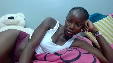 Snapshot of tasha_maya chatting on 01-10-25, 04:33 milan online show from 01-10-25, 04:33