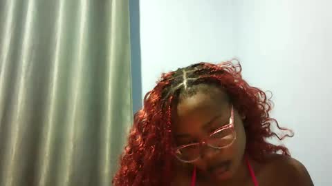 Snapshot of tashacutey chatting on 01-03-25, 10:19 Tasha online show from 01-03-25, 10:19