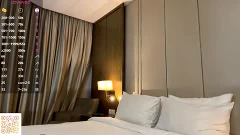 Viola online show from 10-19-25, 03:12