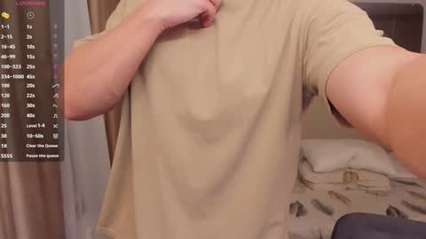 Snapshot of tasty_justin chatting on 12-17-24, 12:01 My shows 2100500 UTC3 online show from 12-17-24, 12:01