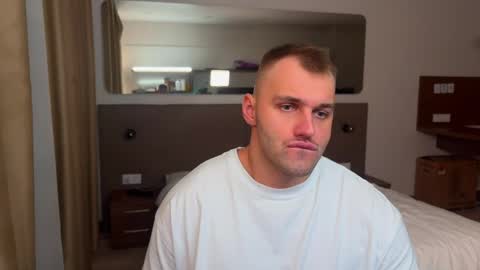 Snapshot of tasty_justin chatting on 11-16-25, 06:35 My shows 2100500 UTC3 online show from 11-16-25, 06:35