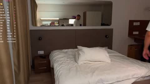 Snapshot of tasty_justin chatting on 12-04-25, 04:27 My shows 2100500 UTC3 online show from 12-04-25, 04:27