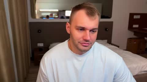 Snapshot of tasty_justin chatting on 12-05-25, 06:37 My shows 2100500 UTC3 online show from 12-05-25, 06:37