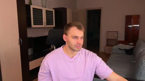 Snapshot of tasty_justin chatting on 01-11-26, 07:19 My shows 2100500 UTC3 online show from 01-11-26, 07:19