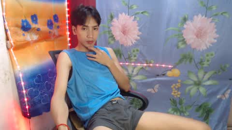 Snapshot of tastylicious_kim chatting on 01-26-25, 12:01 Ask me online show from 01-26-25, 12:01