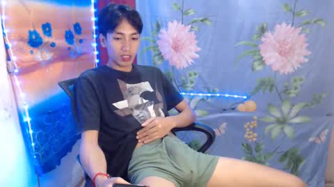Snapshot of tastylicious_kim chatting on 02-01-25, 04:35 Ask me online show from 02-01-25, 04:35