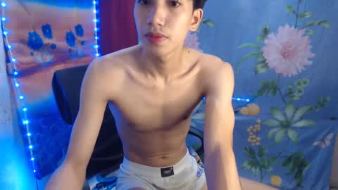 Snapshot of tastylicious_kim chatting on 02-19-25, 02:01 Ask me online show from 02-19-25, 02:01