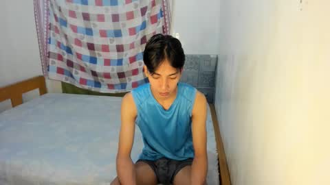 Snapshot of tastylicious_kim chatting on 09-12-25, 06:35 Ask me online show from 09-12-25, 06:35