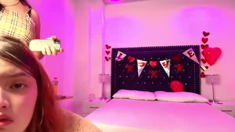 Snapshot of tata_and_michi chatting on 02-16-25, 03:15 tata_and_michi online show from 02-16-25, 03:15