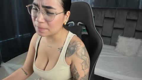 Snapshot of tati_jones chatting on 11-25-25, 07:36 Tatiana online show from 11-25-25, 07:36