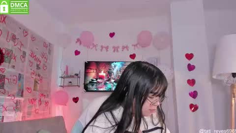 Snapshot of tati_reyes chatting on 02-15-26, 12:03 Tatiana --- Schedule Monday to Sundays 800 to 200 UTC-5 online show from 02-15-26, 12:03