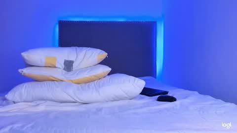 Snapshot of tatiana_2000 chatting on 02-13-25, 01:08 Tatiana online show from 02-13-25, 01:08