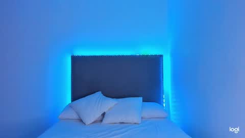 Snapshot of tatiana_2000 chatting on 02-26-25, 01:21 Tatiana online show from 02-26-25, 01:21