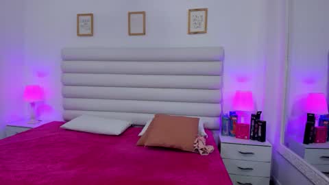 tatiana_arboleda online show from 10-22-25, 10:59