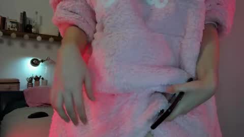 Snapshot of tatiannaz chatting on 11-28-25, 10:18 Tatianna online show from 11-28-25, 10:18