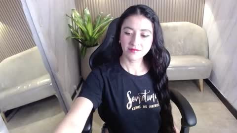 Snapshot of tatiscelis_tf chatting on 11-26-25, 12:50 TATIS online show from 11-26-25, 12:50