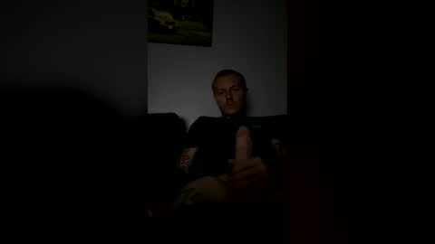Snapshot of tattdaddy9393 chatting on 06-20-26, 07:00 tattdaddy9393 online show from 06-20-26, 07:00