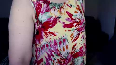 Snapshot of tattease chatting on 06-26-26, 05:17 Tattease online show from 06-26-26, 05:17