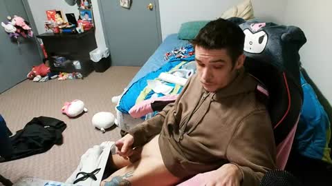 Snapshot of tattedcumdaddy chatting on 02-26-25, 11:37 tattedcumdaddy online show from 02-26-25, 11:37