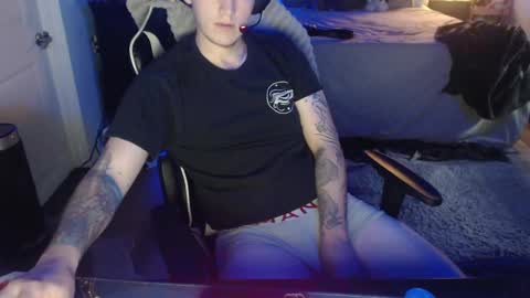 tattedhubs5 online show from 10-24-25, 08:27