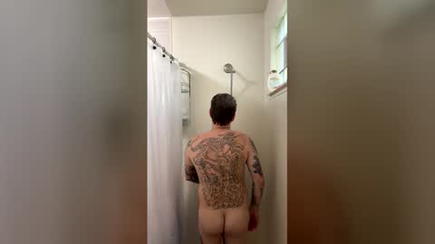 Snapshot of tattedupboyfun chatting on 05-31-26, 03:41 tattedupboyfun online show from 05-31-26, 03:41