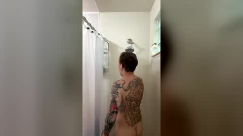Snapshot of tattedupboyfun chatting on 06-19-26, 03:16 tattedupboyfun online show from 06-19-26, 03:16