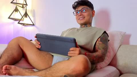 Snapshot of tattokoi chatting on 04-24-26, 01:52 tattokoi online show from 04-24-26, 01:52