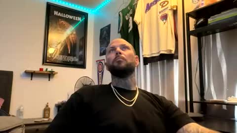 Snapshot of tattoo23inky chatting on 04-20-26, 04:32 inky online show from 04-20-26, 04:32