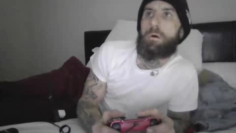 Snapshot of tattoo3333 chatting on 10-31-25, 03:02 tattoo3333 online show from 10-31-25, 03:02