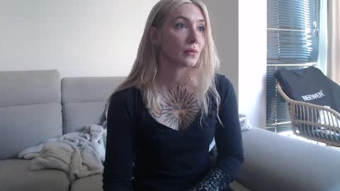 tattoobbgirl online show from 10-07-25, 11:18