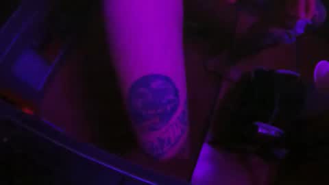 Snapshot of tattoogun chatting on 02-03-26, 02:53 TattooLust online show from 02-03-26, 02:53