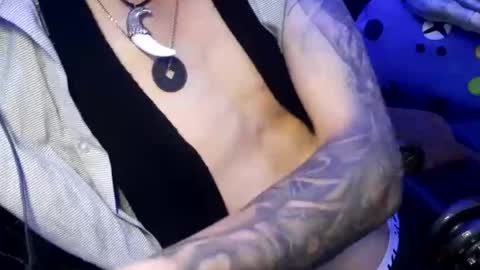 Jean pool online show from 10-17-25, 05:21