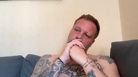 Snapshot of tattoomanforgirls chatting on 05-23-26, 12:20 tattoomanforgirls online show from 05-23-26, 12:20