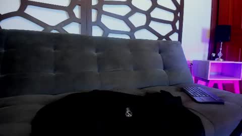 Snapshot of taty_miller chatting on 07-14-26, 02:05 Taty Miller online show from 07-14-26, 02:05