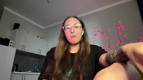 Mia online show from 01-13-26, 02:22