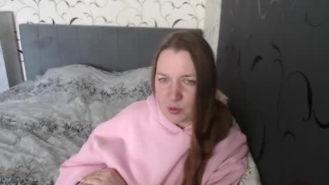 Snapshot of taxxxu chatting on 04-28-26, 10:53 Diana online show from 04-28-26, 10:53