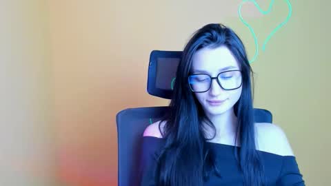 Snapshot of tayavibe chatting on 11-24-25, 06:35 Taya online show from 11-24-25, 06:35