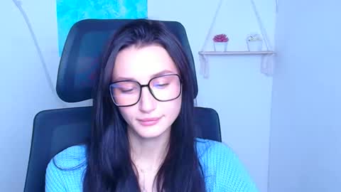 Snapshot of tayavibe chatting on 11-25-25, 06:35 Taya online show from 11-25-25, 06:35