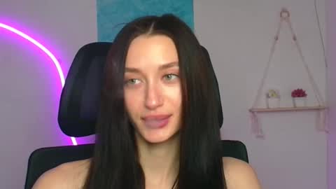 Snapshot of tayavibe chatting on 04-20-26, 05:43 Taya online show from 04-20-26, 05:43